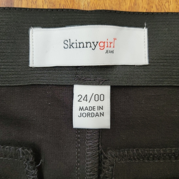 Skinny Girl Bailey Seamless Pull-On Legging in Gunmetal Snakeskin - Picture 5 of 9